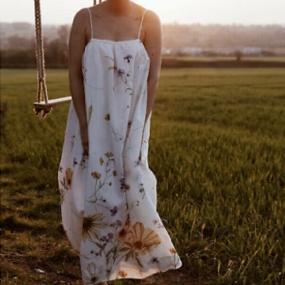 Dresses & Skirts - 🌼 WILDFLOWER DRESS